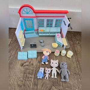 Calico Critters / Honey Bee's Acres General Store